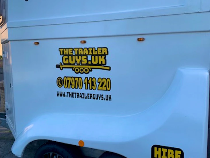 Covered motorcycle trailer