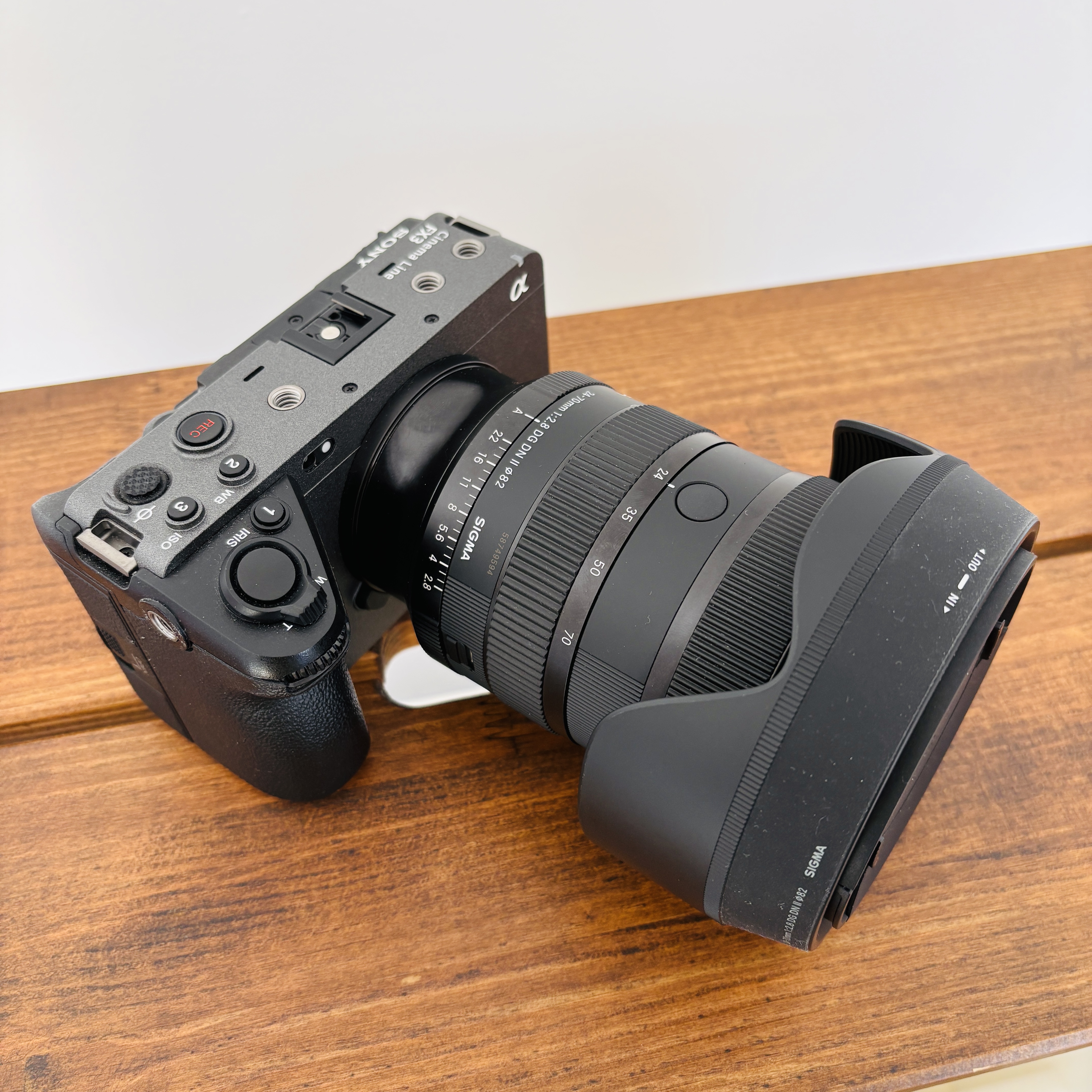 Sony fx3 & sigma 24-70mm f2.8 dg dn ii art zoom lens