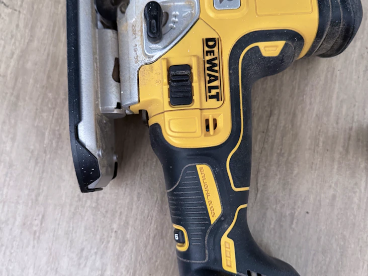 Dewalt 18v xr sticksåg fri leverans