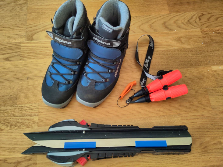Långfärdsskridskor, pjäxor storlek 38 & isdubbar
