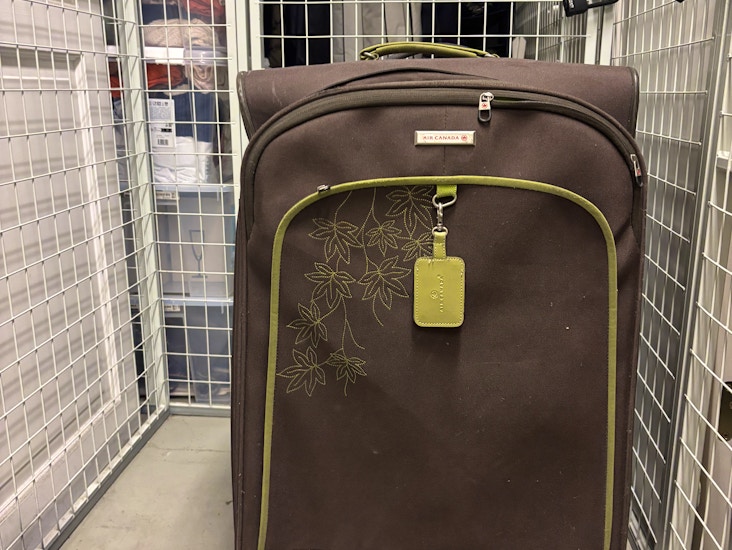 Light and large check in bag