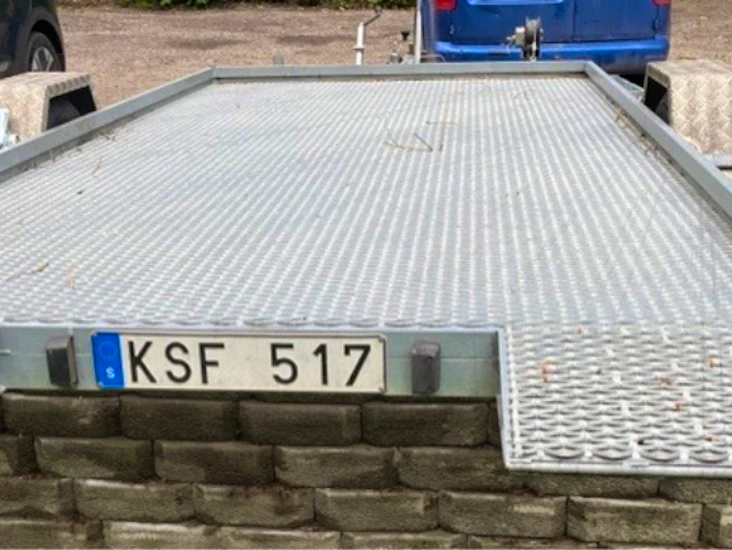 Biltransport bilsläp m. tipp.dubbdäck