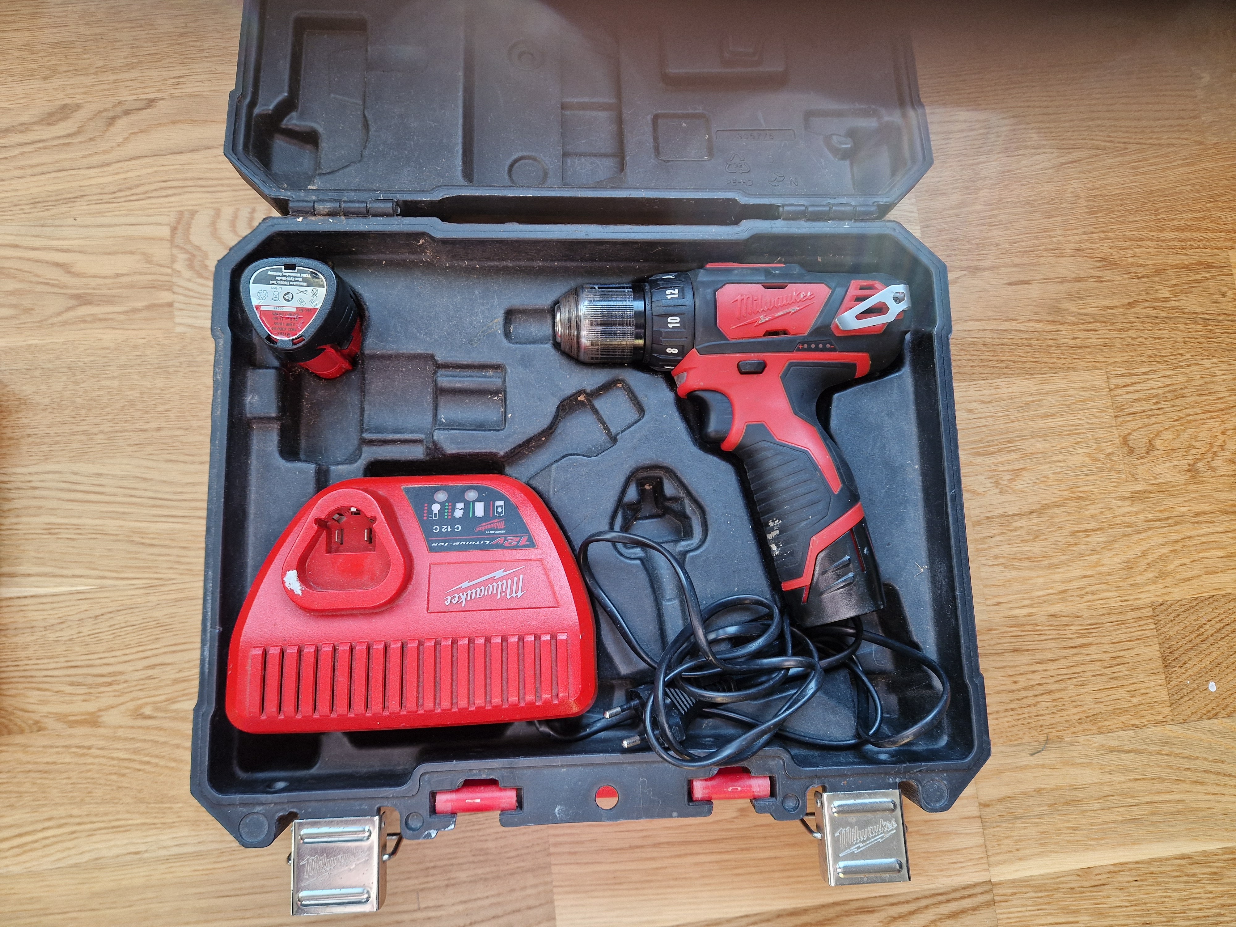 Milwaukee drill m12 mdd