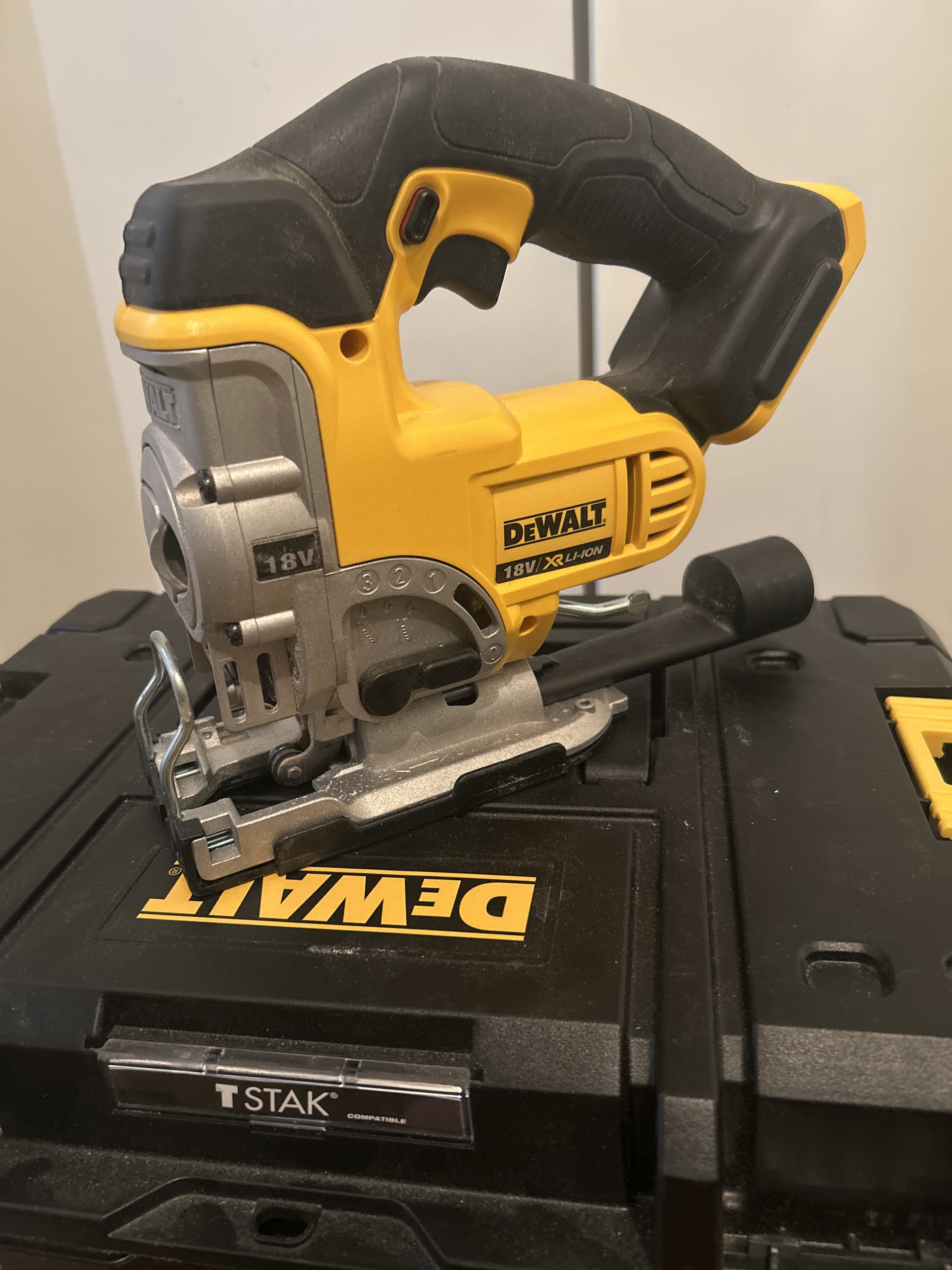 Dewalt pistosaha