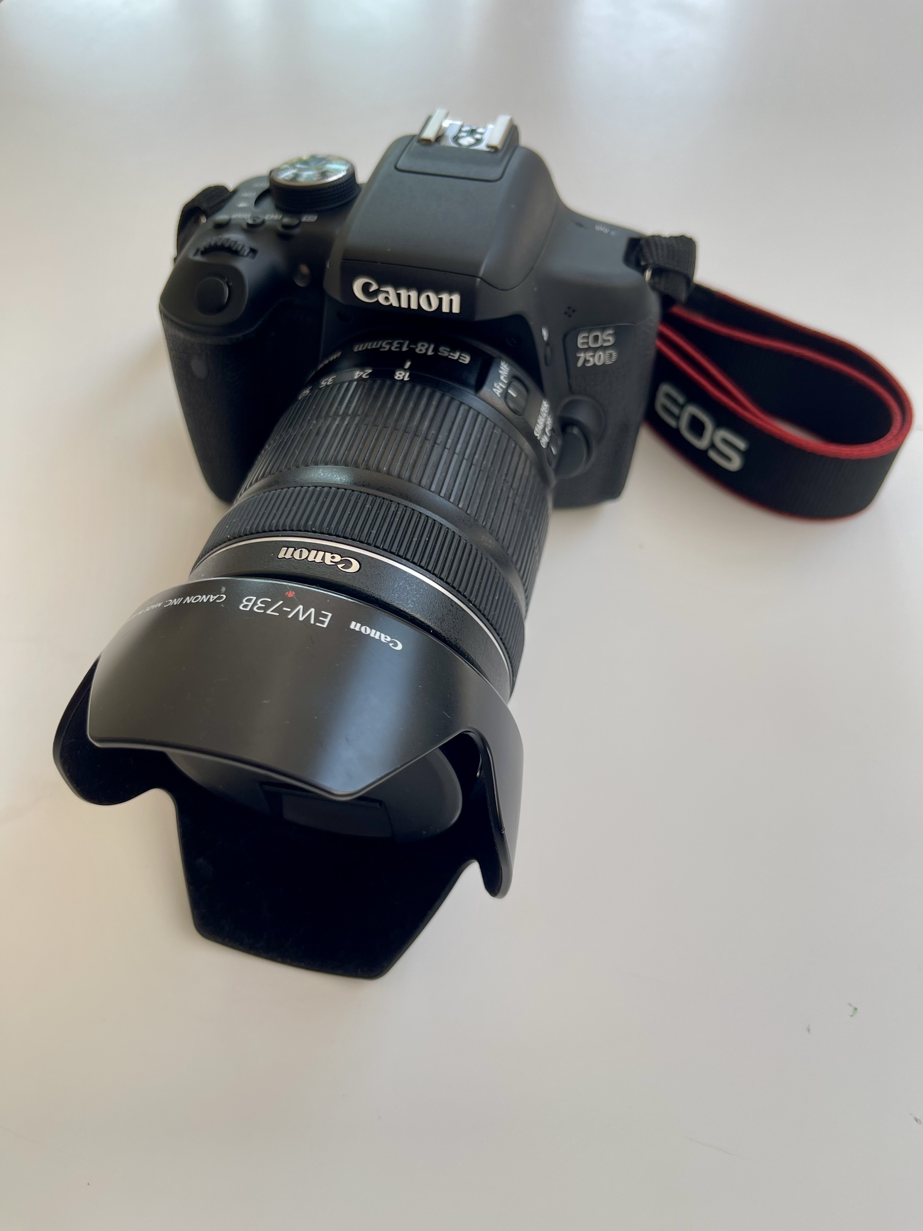Canon eos 750d