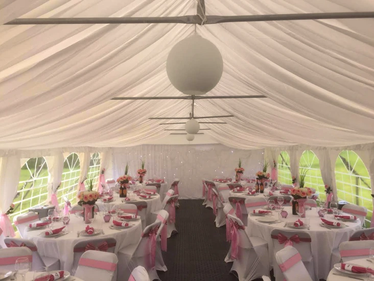 Studentpaket partytält för 48 personer tältpaket