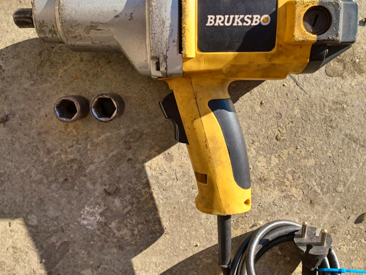 Bruksbo el‑muttermaskin – 17 & 19 mm