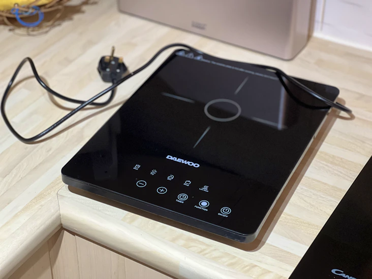 Portable induction hob 2 kw