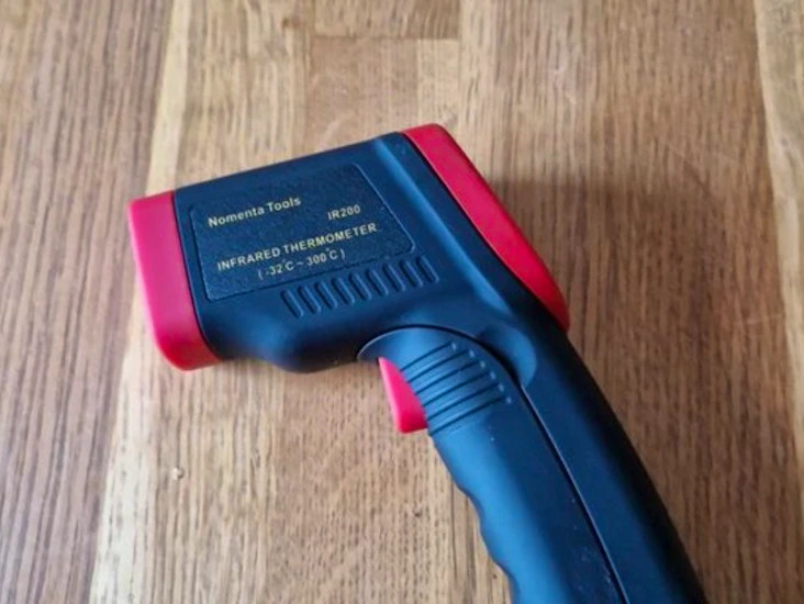 Nomenta lasertempmätare (en punkt)