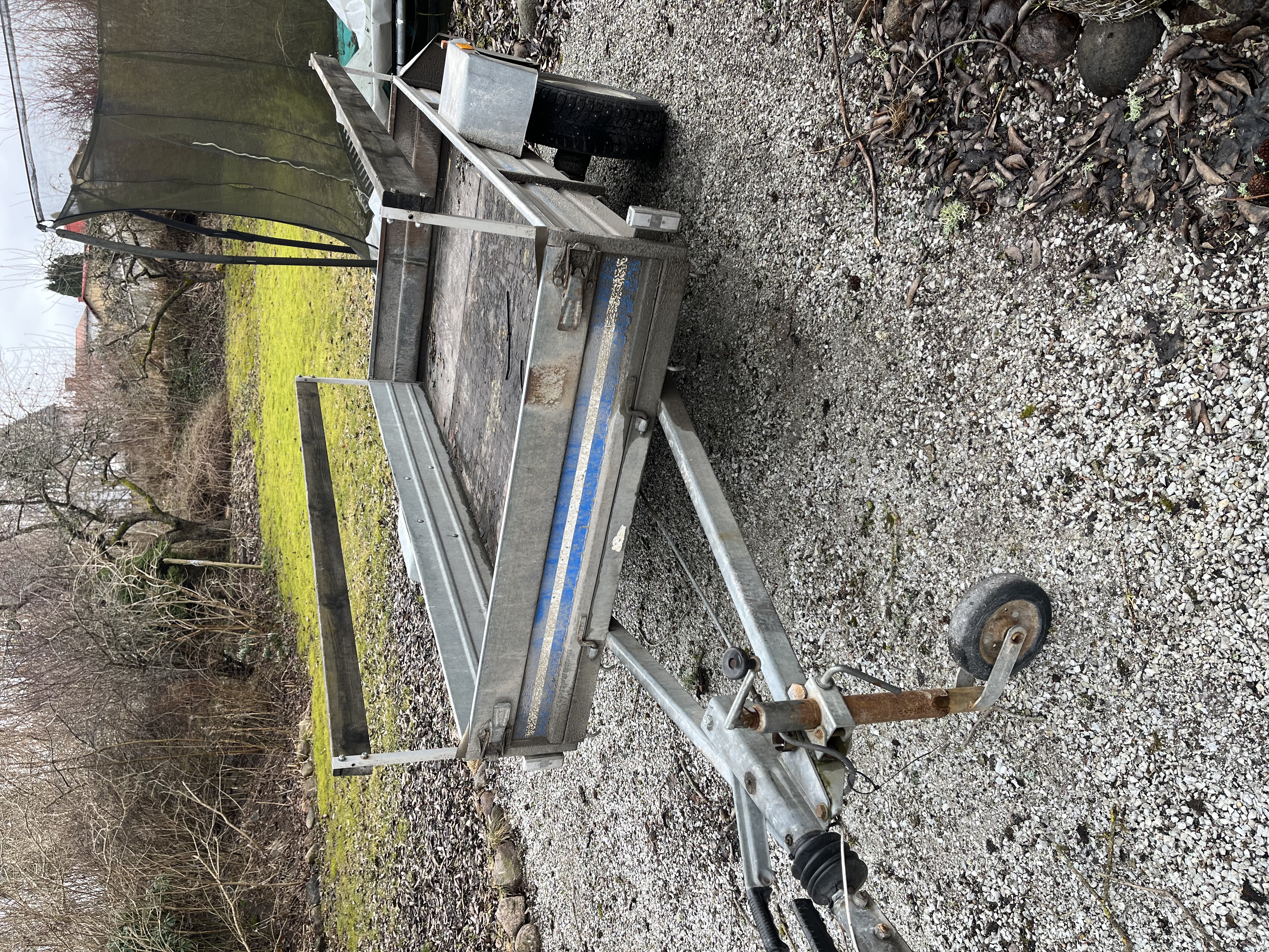 Slit och släpvagn 580 kg lastvikt 