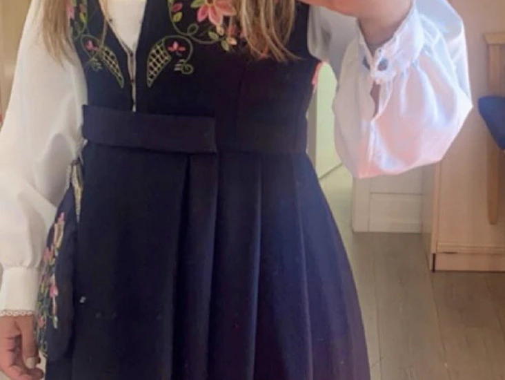 Leier ut ny lundebybunad