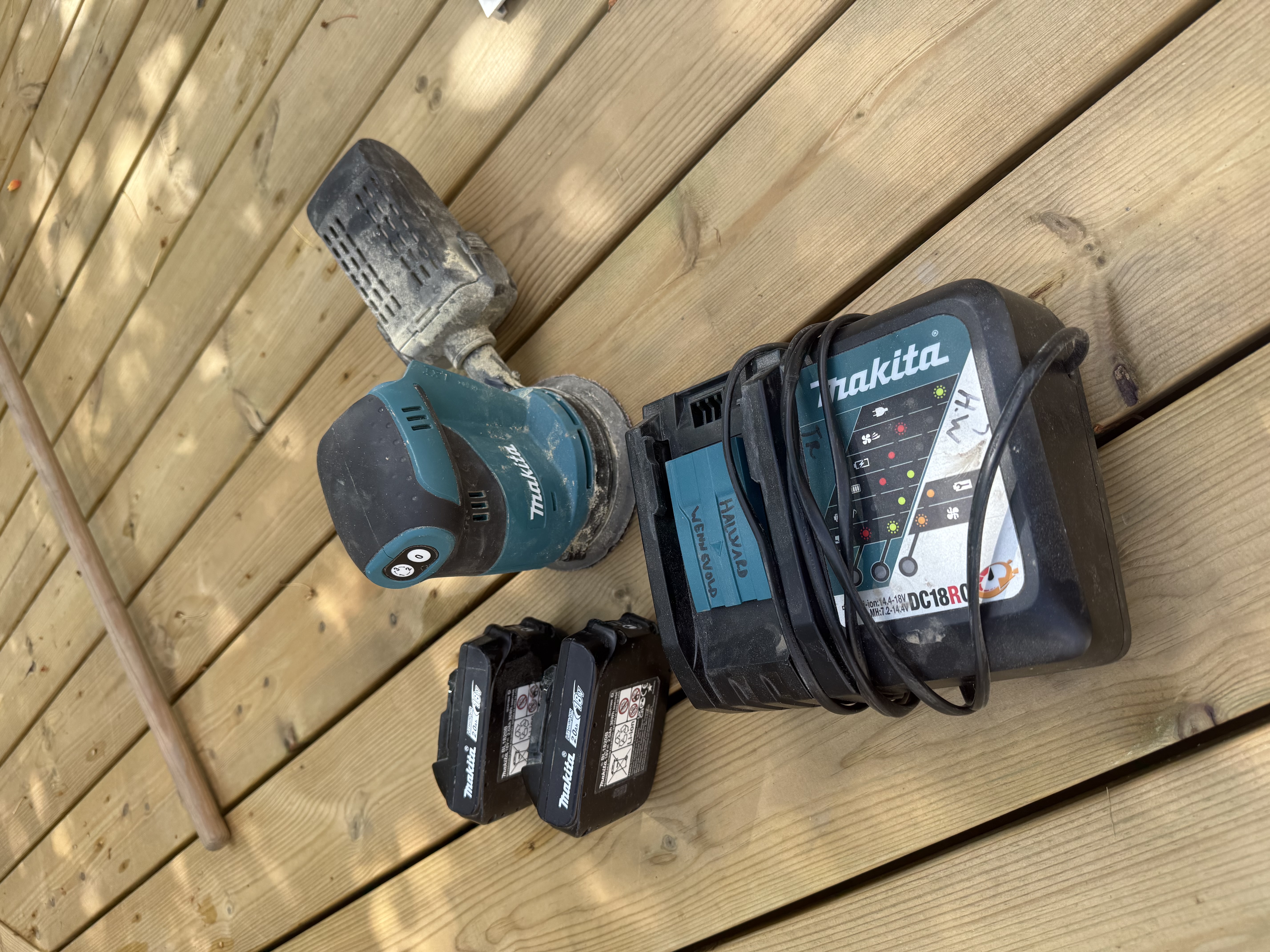 Makita dbo180 eksentersliper m/ batterier