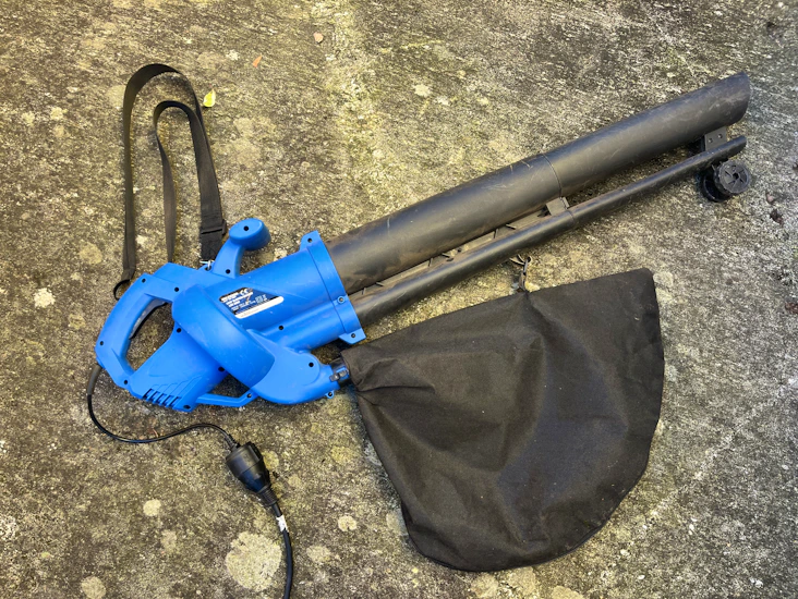 Løvblåser/løvsuger elektr. m/skjøteledning