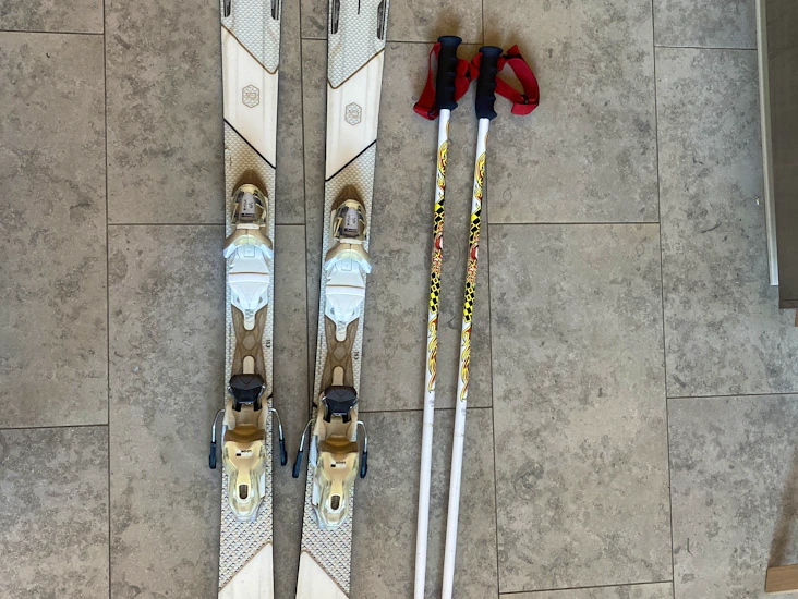 Slalomskidor för pist