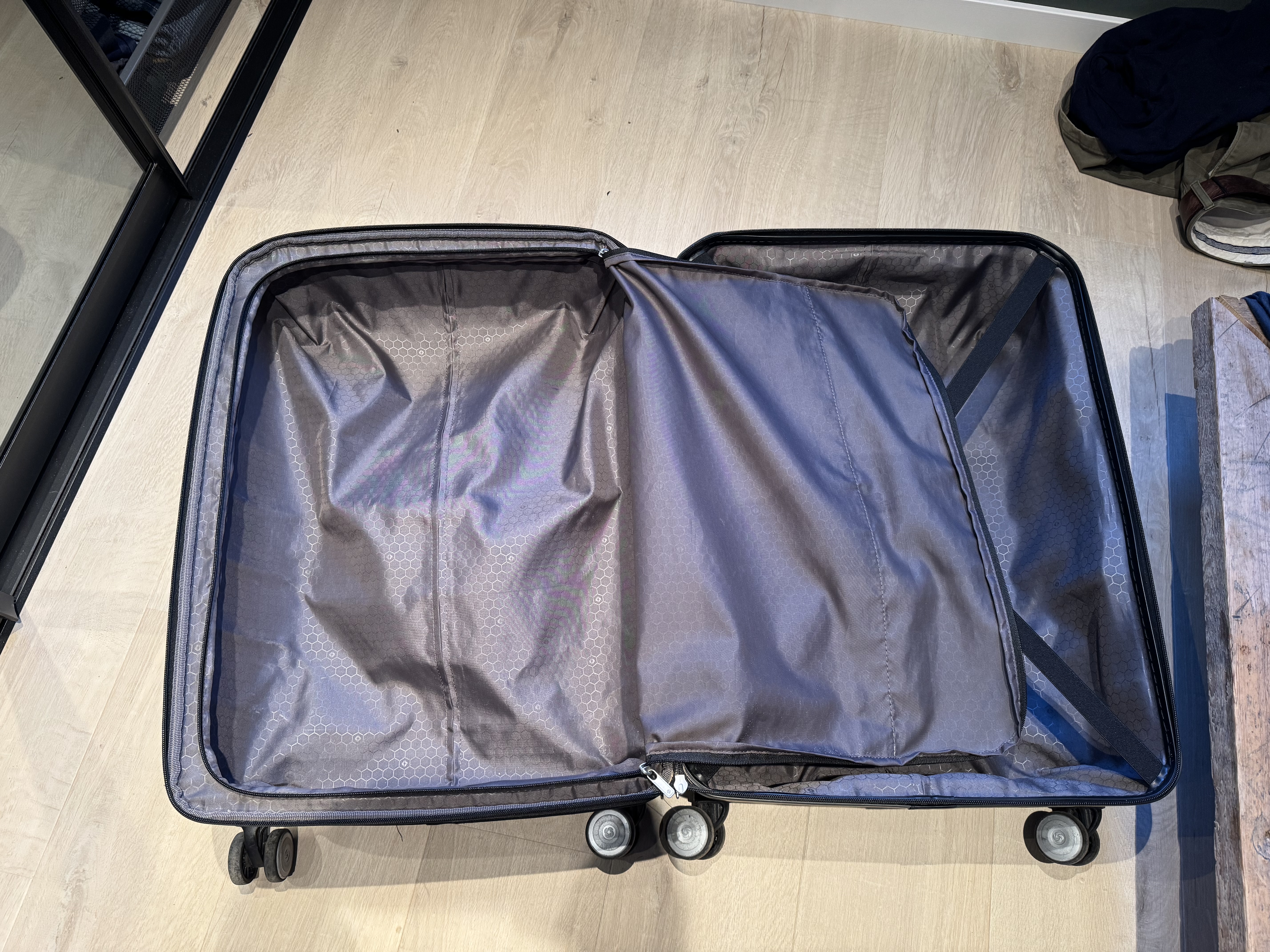 Samsonite koffert med hjul og trillehåndtak 90 liter