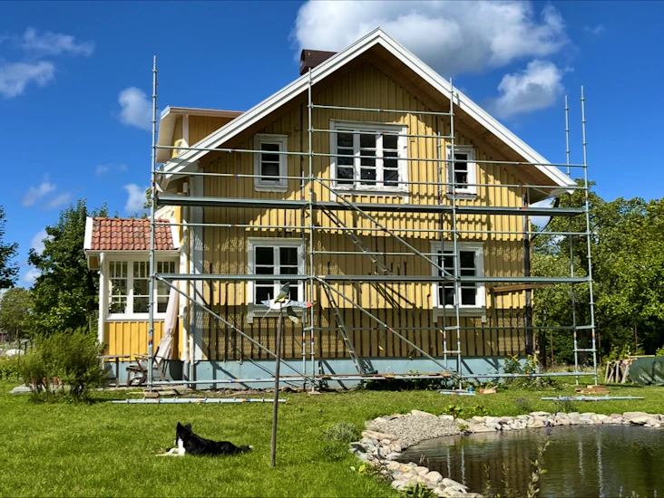 Stabil byggnadsställning i stål.