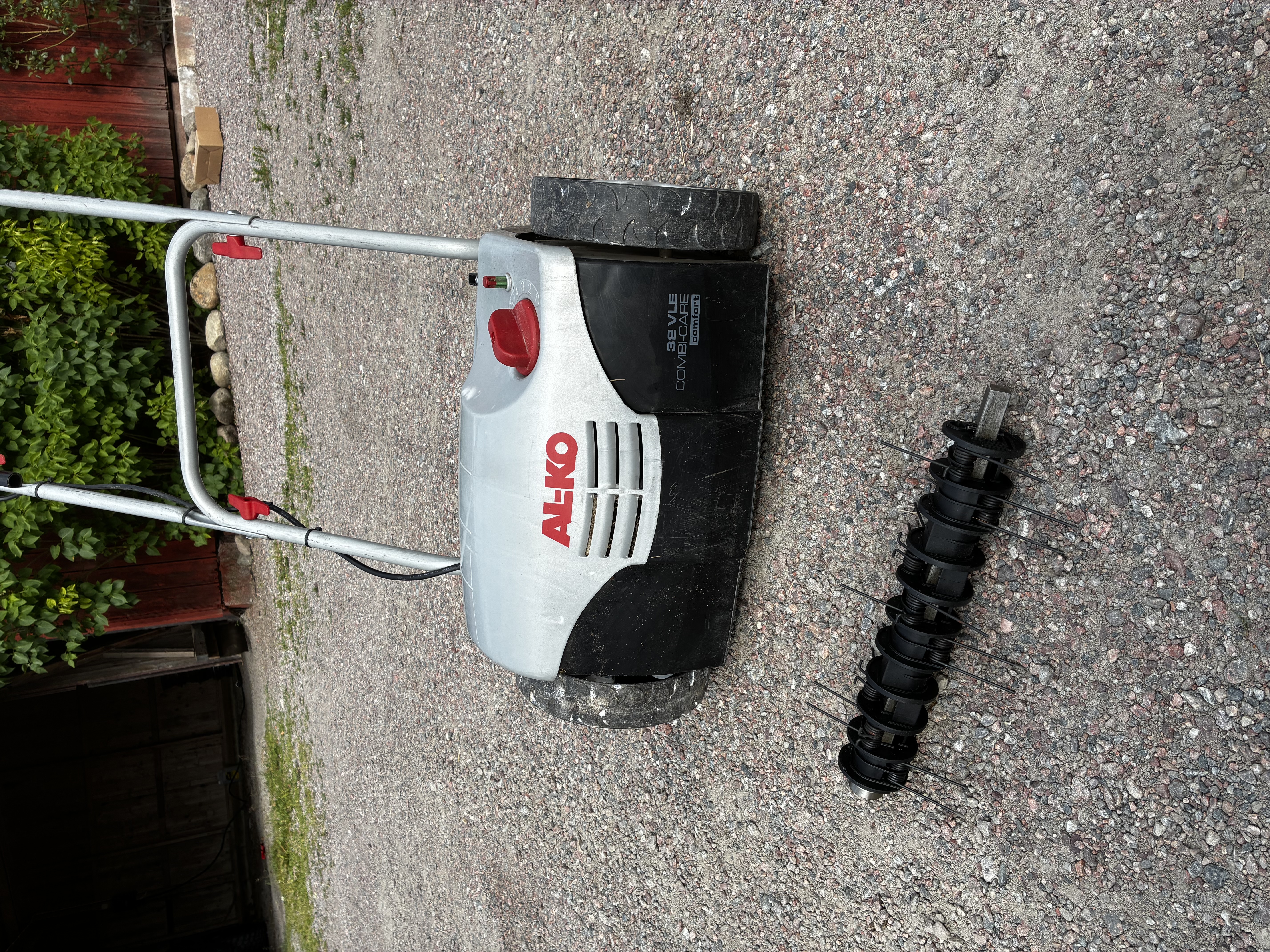 Al-ko combi care 32 vle – vertikalskärare & mossrivare