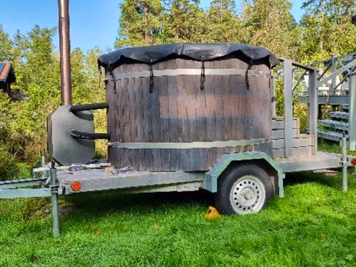 Badtunna på släp - 8-10 personer