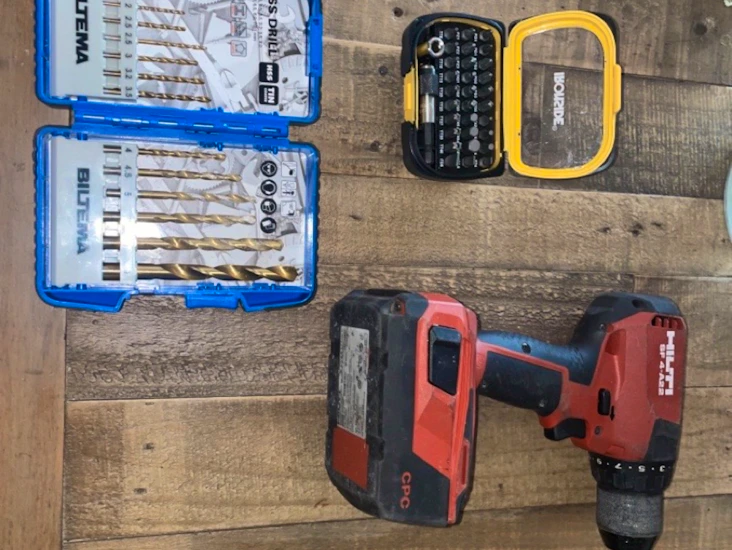 Hilti borrskruvdragare 21.6v & bitsar