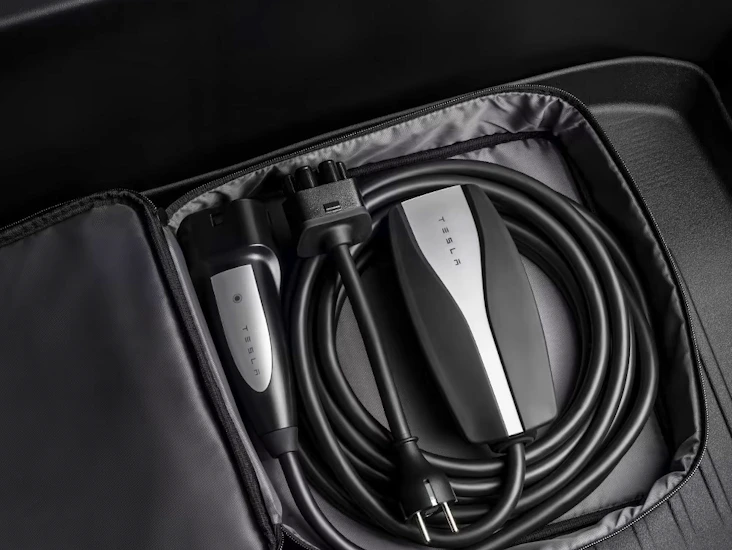 Tesla type2 matkalaturi