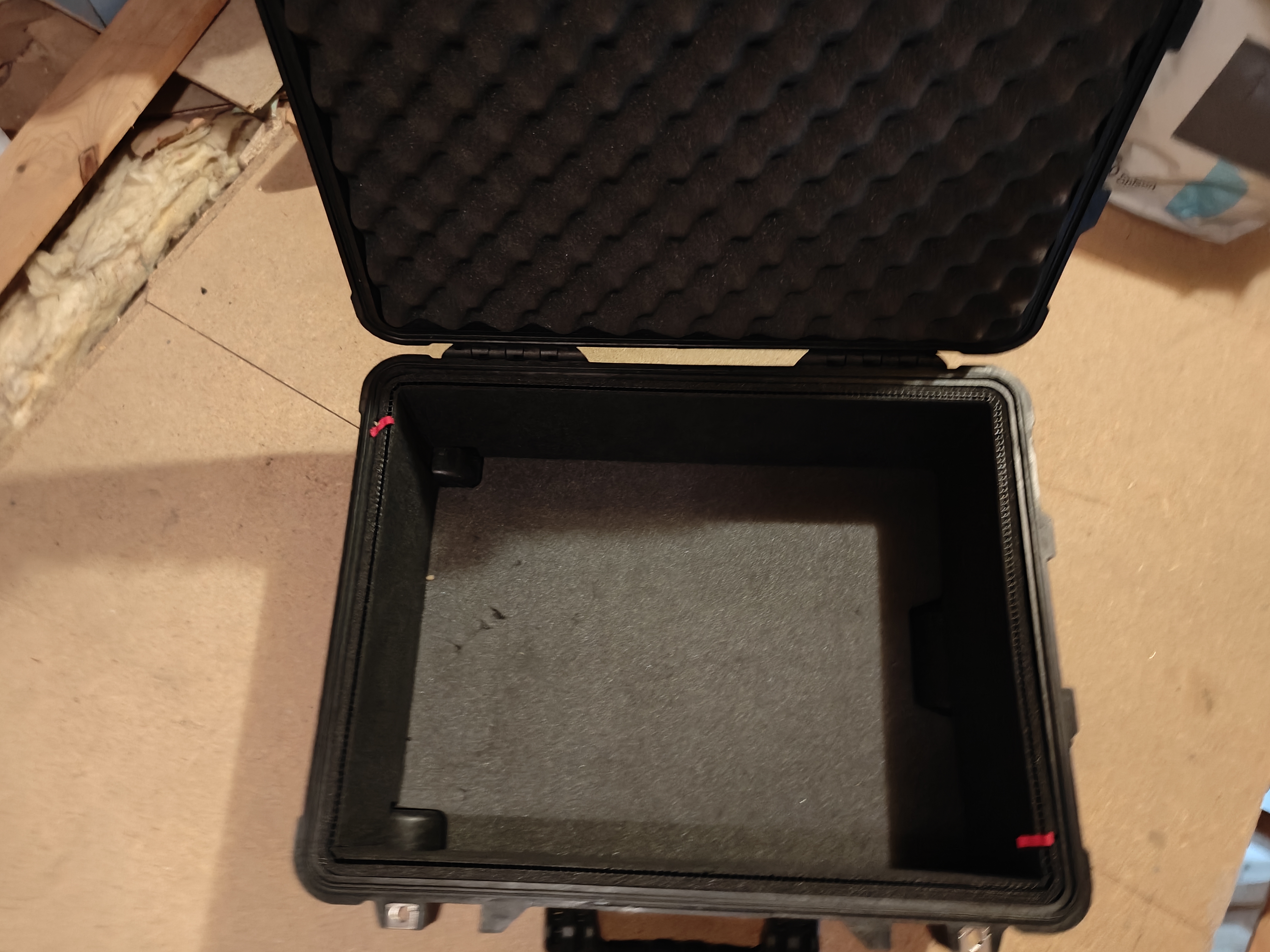 Pelicase med draghandatag