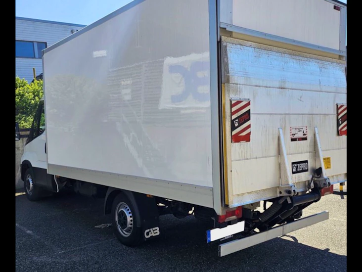 Flyttbil ”fria mil” 🚚18 kbm