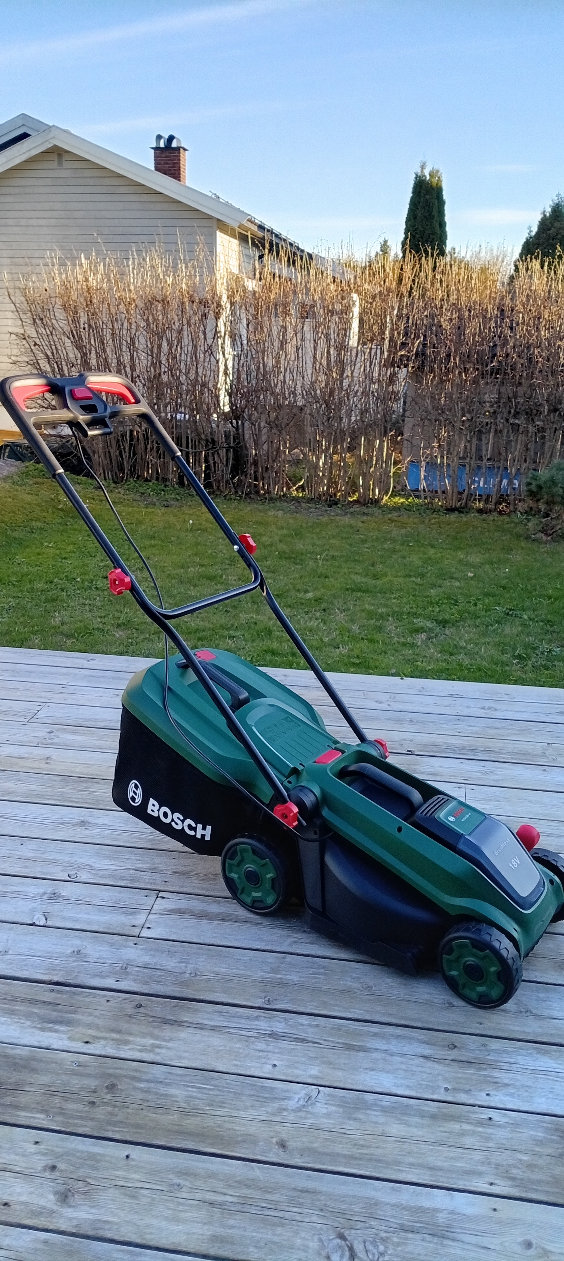 Gressklipper easymower 18v-32-200 4ah
