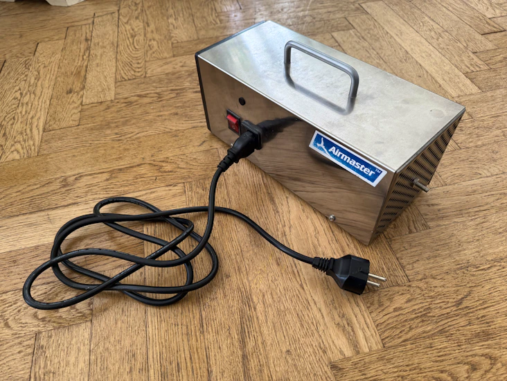 Ozongenerator och luktbehandling