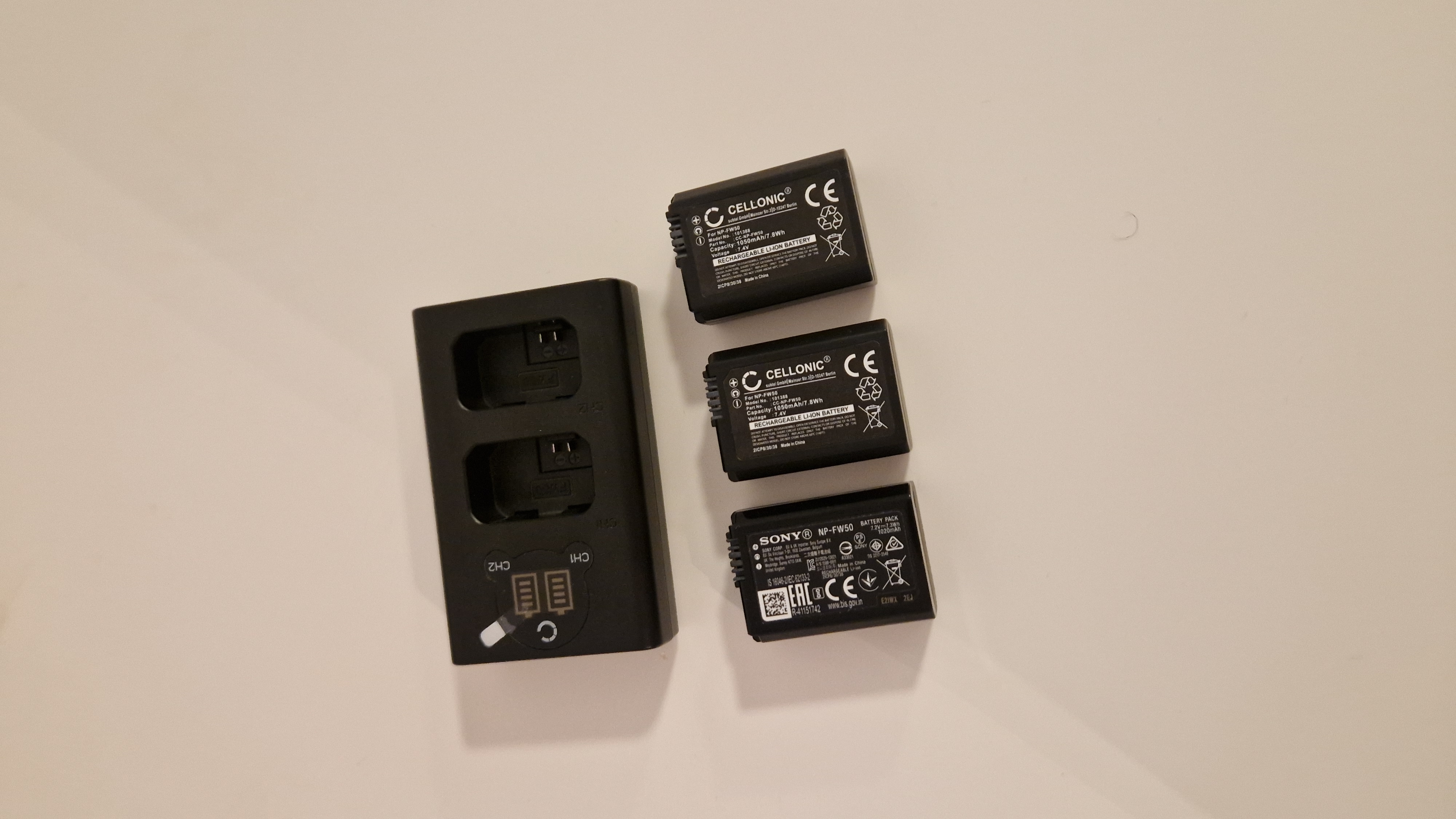Uthyres: kompakt fotopaket för foto & video – sony + røde + stativ