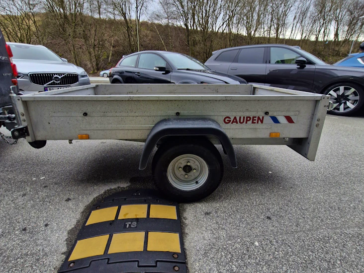 Gaupen f0620 tilhenger lukket henger med presening