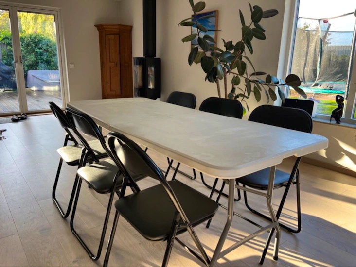 Bord och 6 stolar