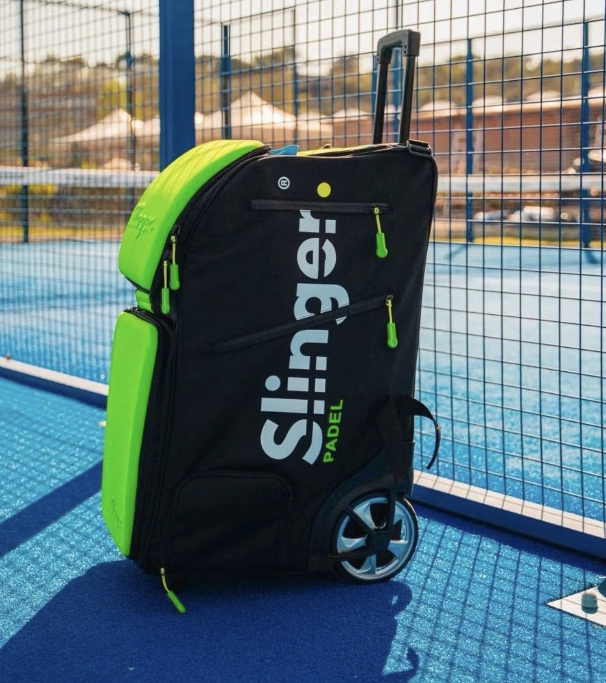 Slinger ballmaskin til tennis/padel
