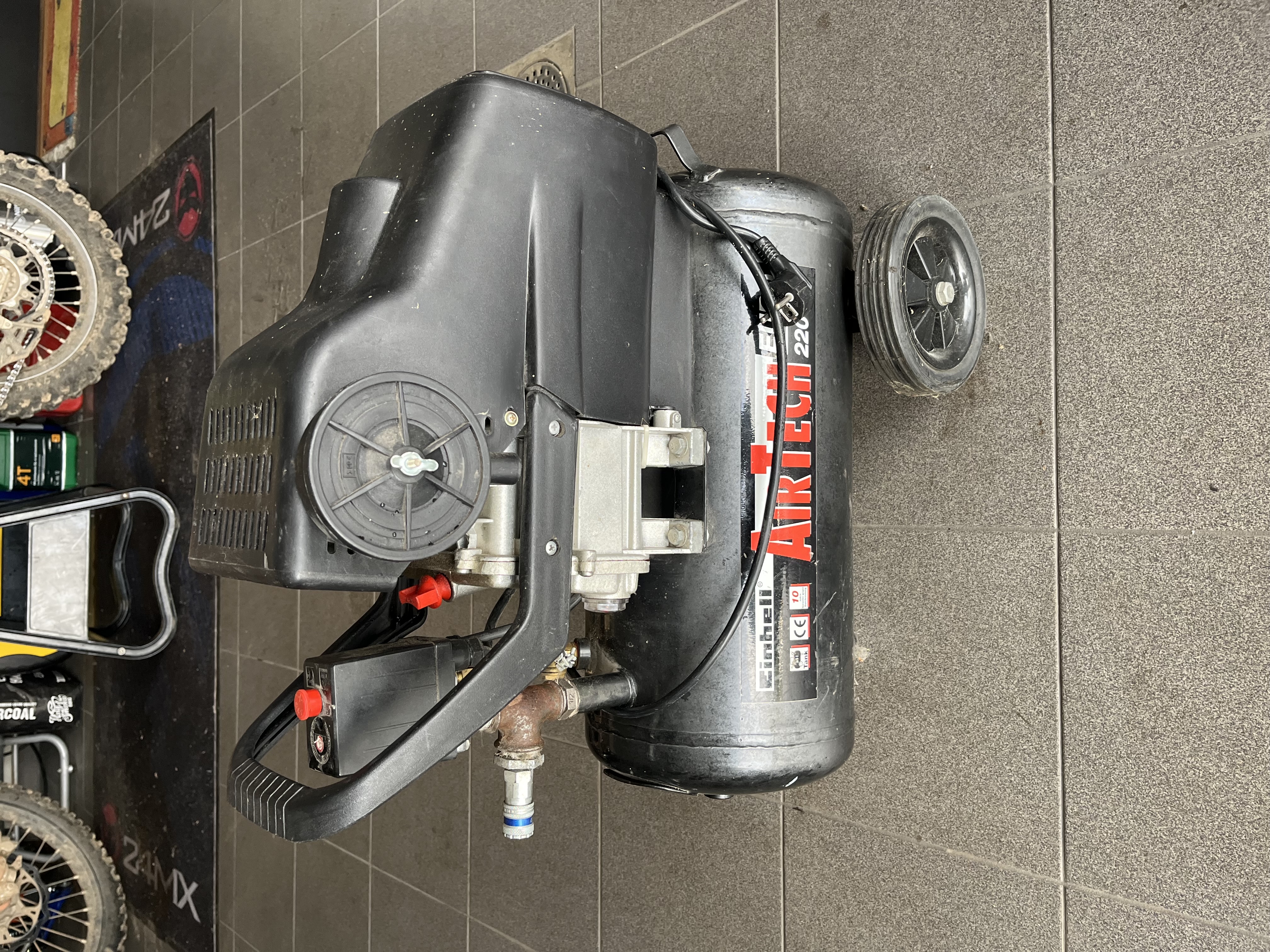 Einhell air tech 24 liters tank 