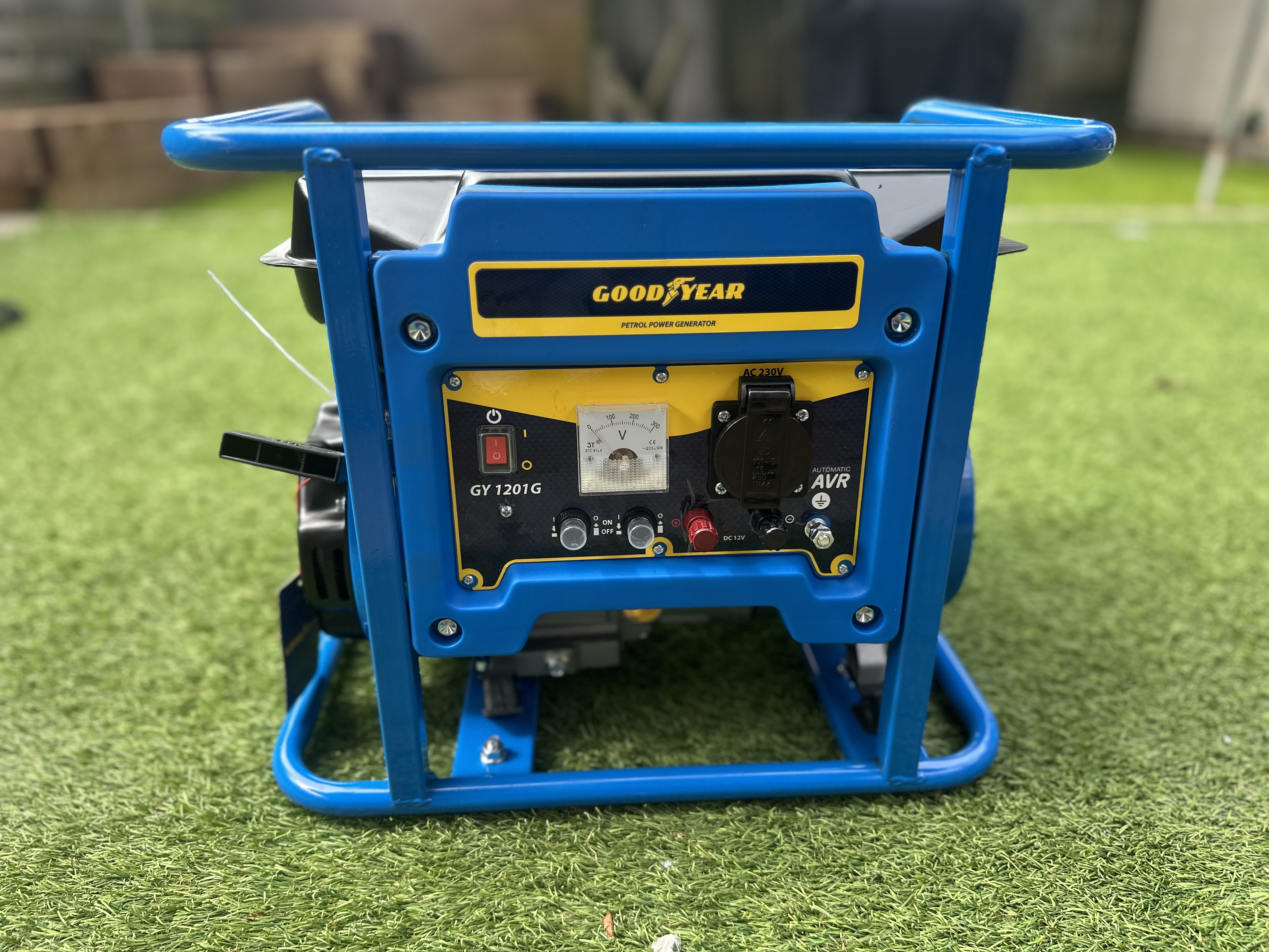 Goodyear generator 94 cm3  4t ohv 2.5 hp petrol. 1000 w 230 v avr