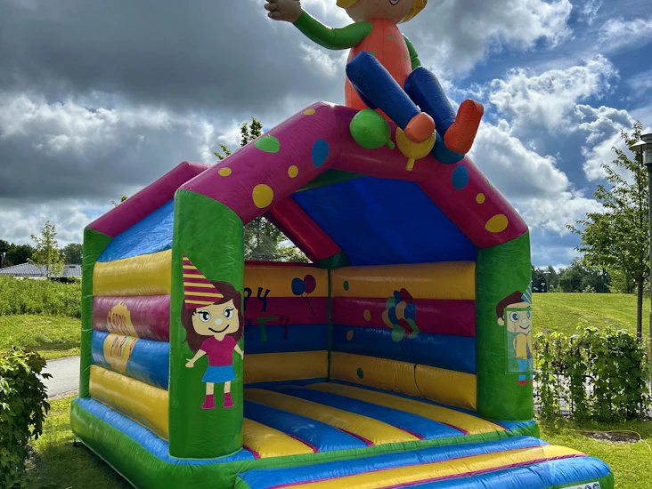 Hoppborg happy party