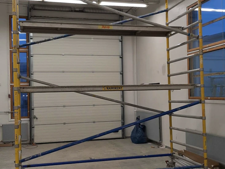 Alumiiniteline 1,4m x 3,0m - tasokorkeus 4,3m