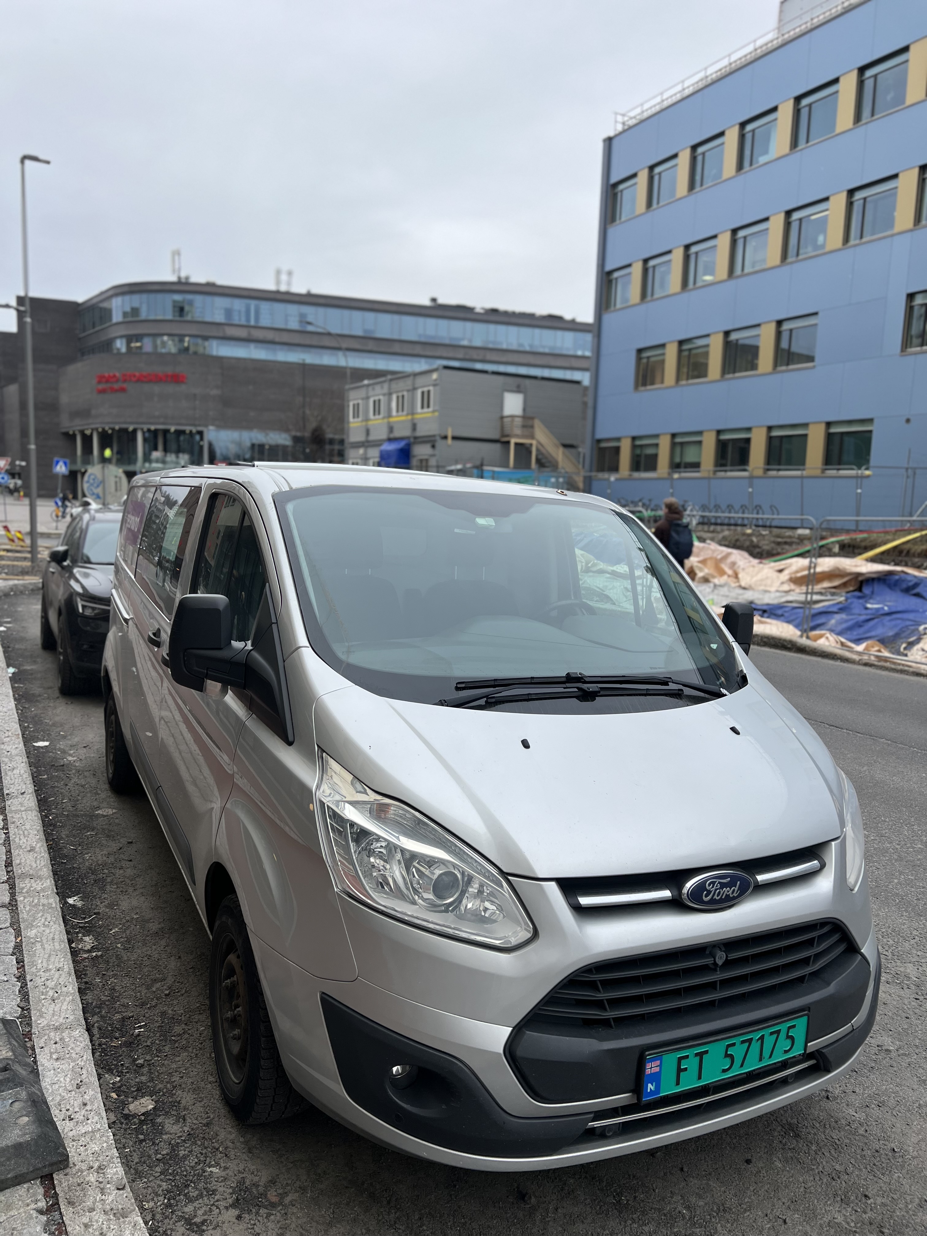 Ford transit custom (lang utgave)