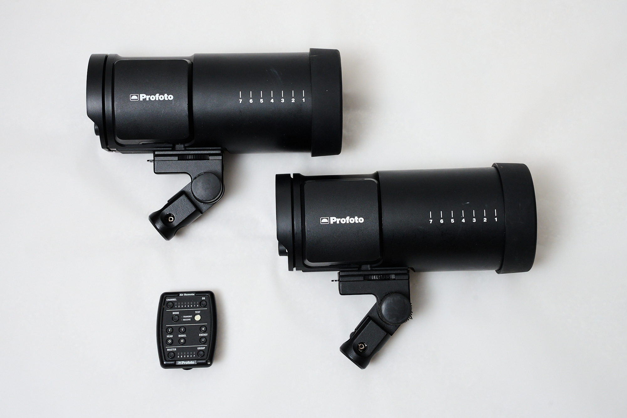 2x profoto b10 plus, stands, trigger, 2x modifiers.  2x 500w flash