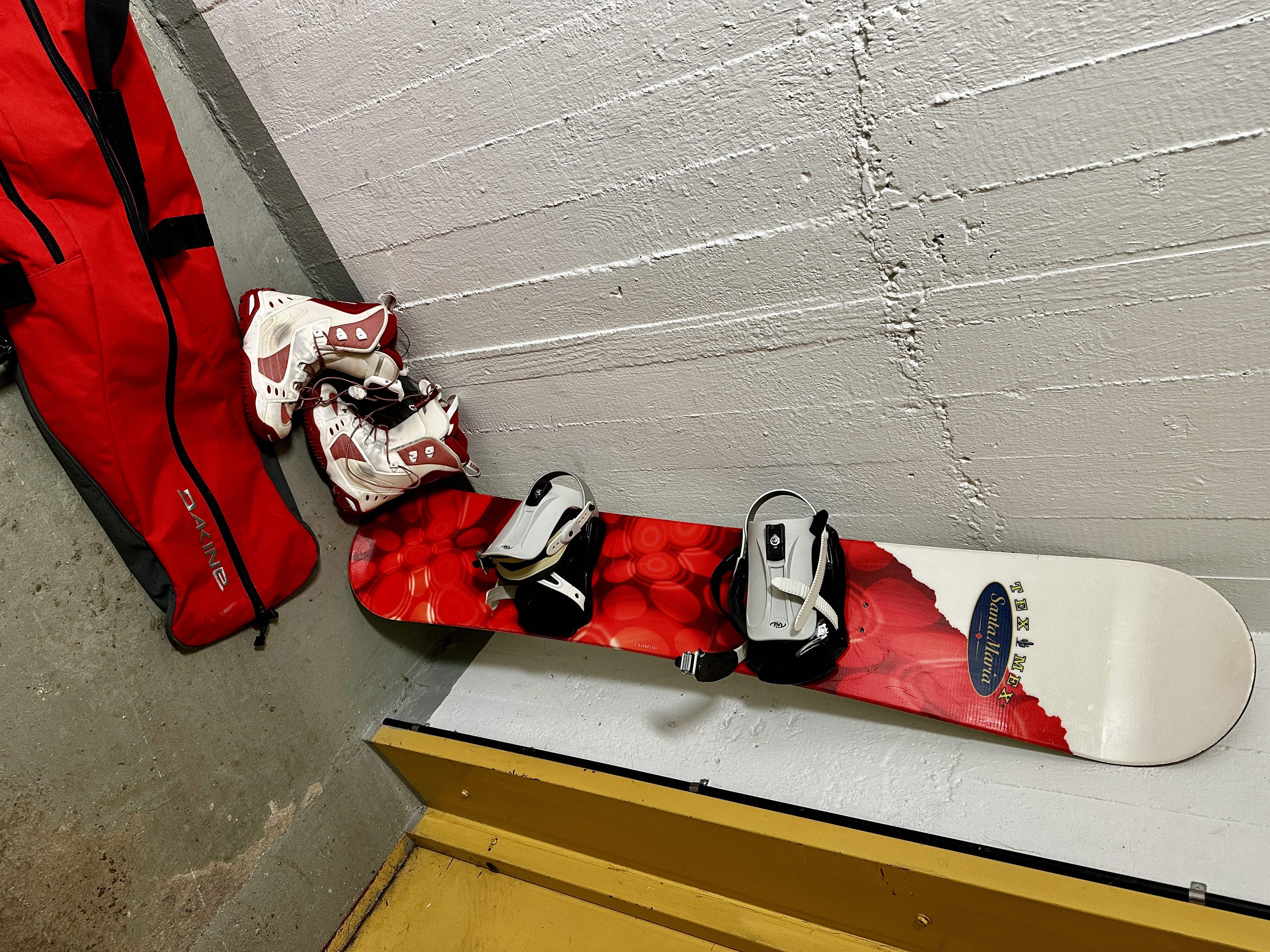 Snowboard + snowboardskor (och väska)