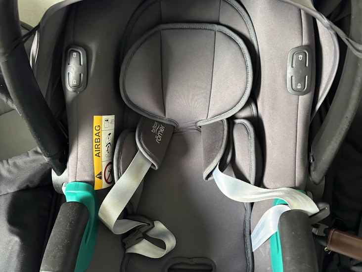 Britax römer baby car seat with newborn insert