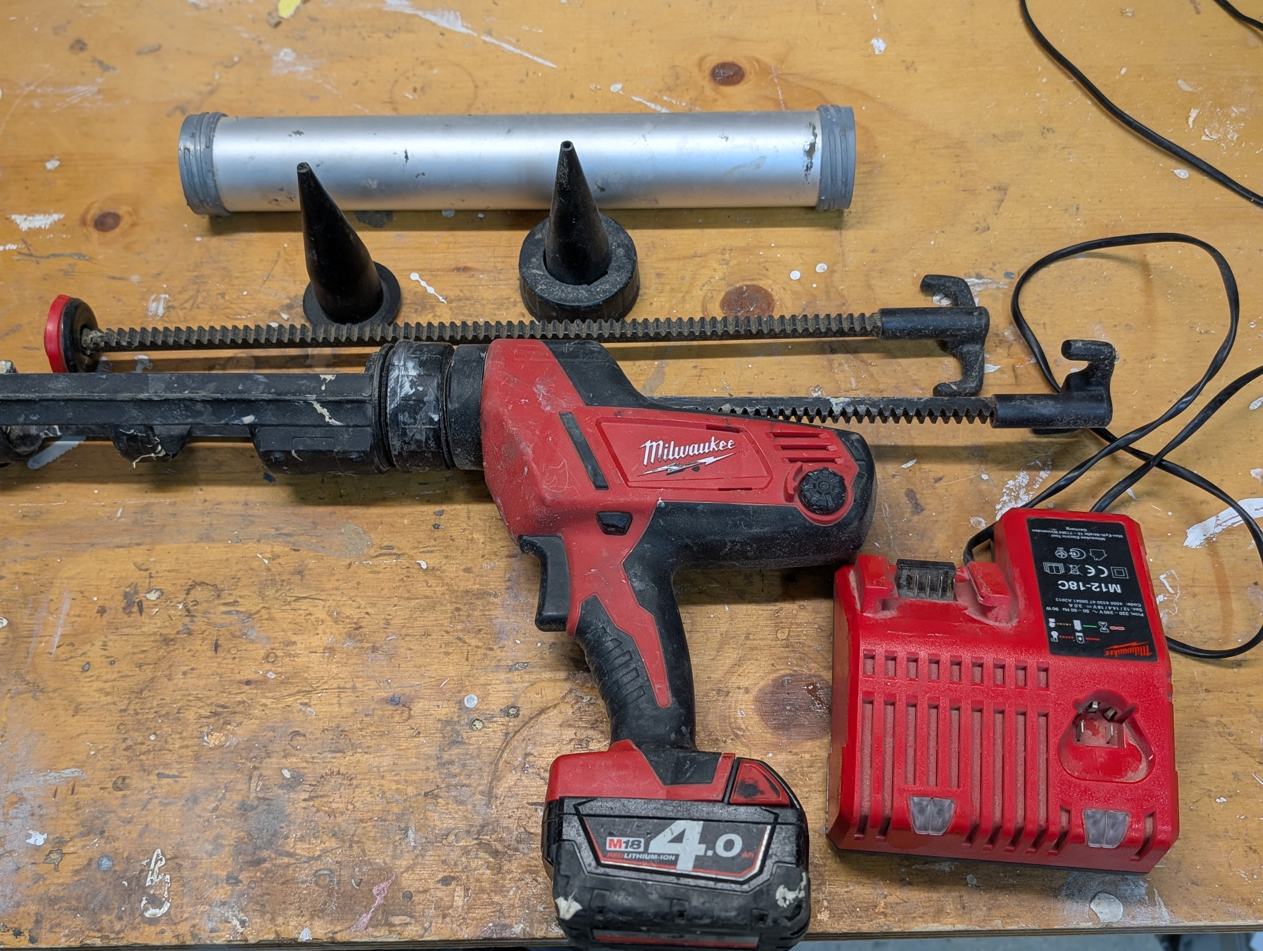 Milwaukee batteridriven fogpistol