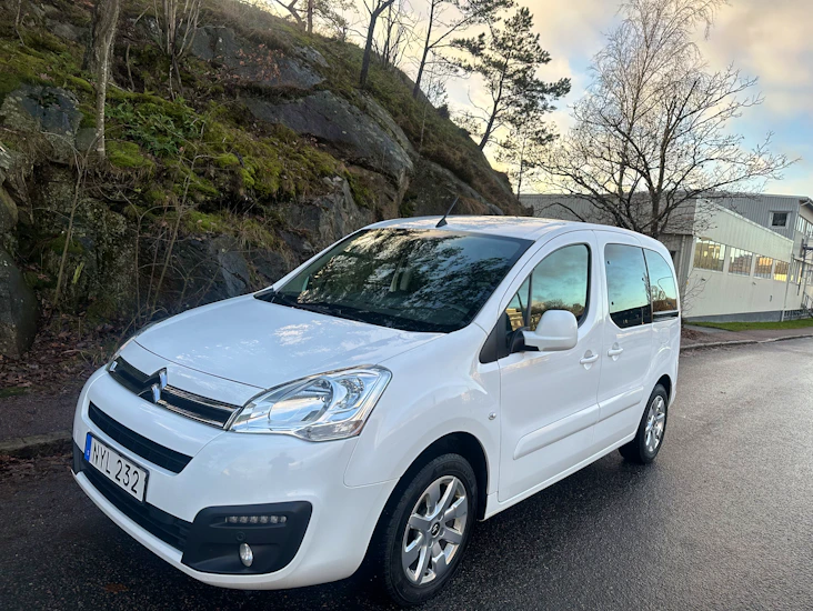 Smidig lilla citroën – stor personlighet i kompakt format