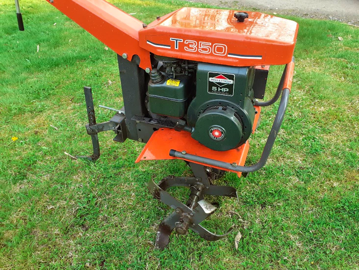 Jordfräs med backfunktion