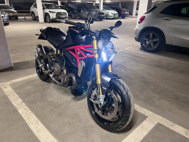 Ducati monster 1200s
