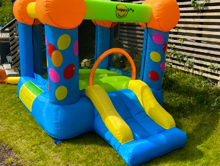 Hoppborg för kalas, fest, roligheter.