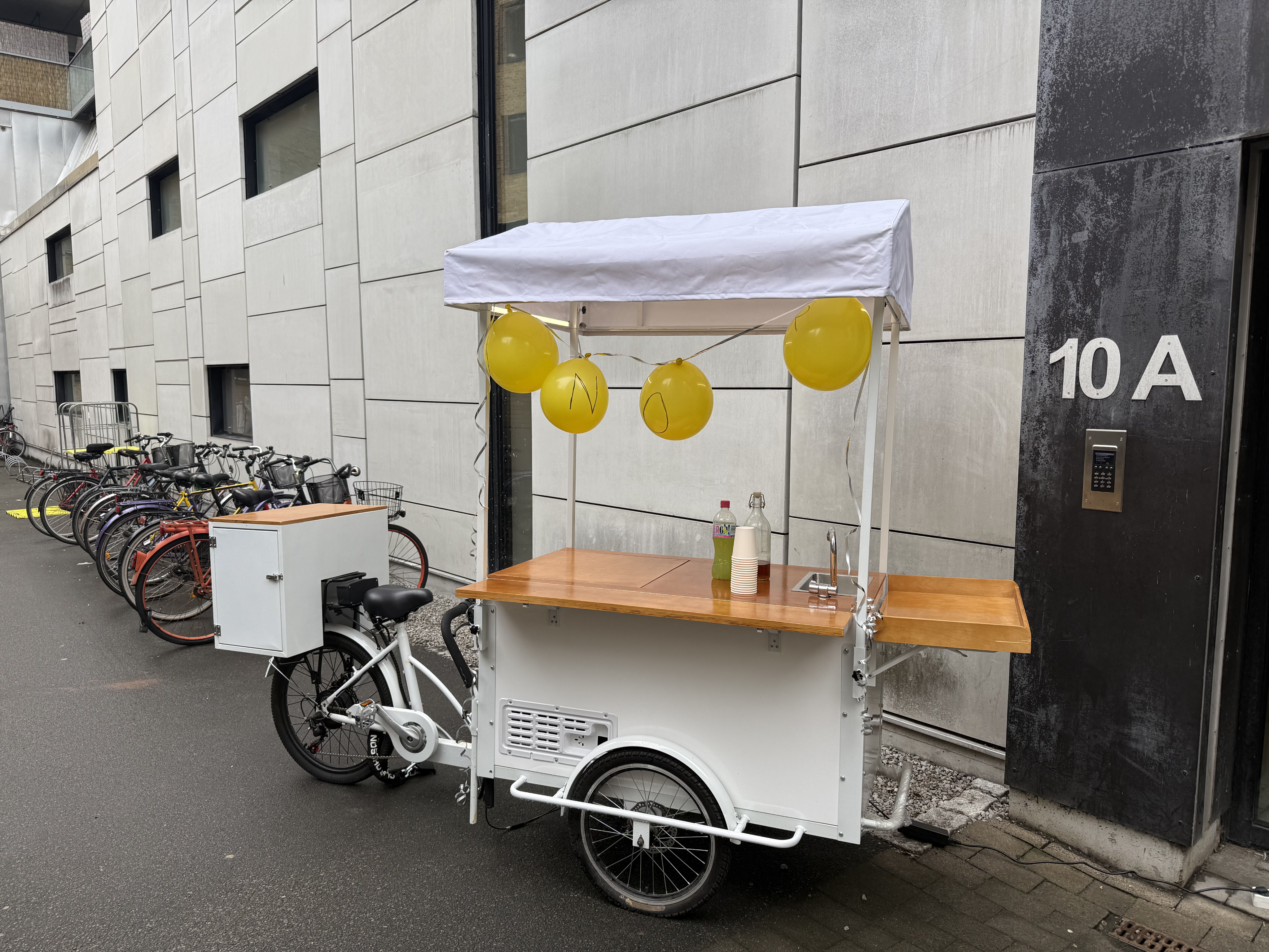 Lådcykel med kyl och frys, eldriven – perfekt för fest och event