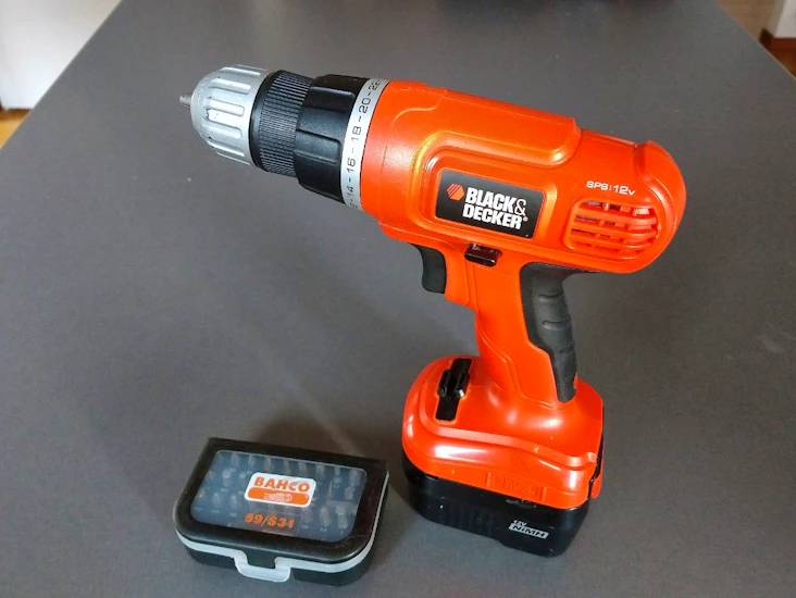 Skruvdragare black & decker med bitssats