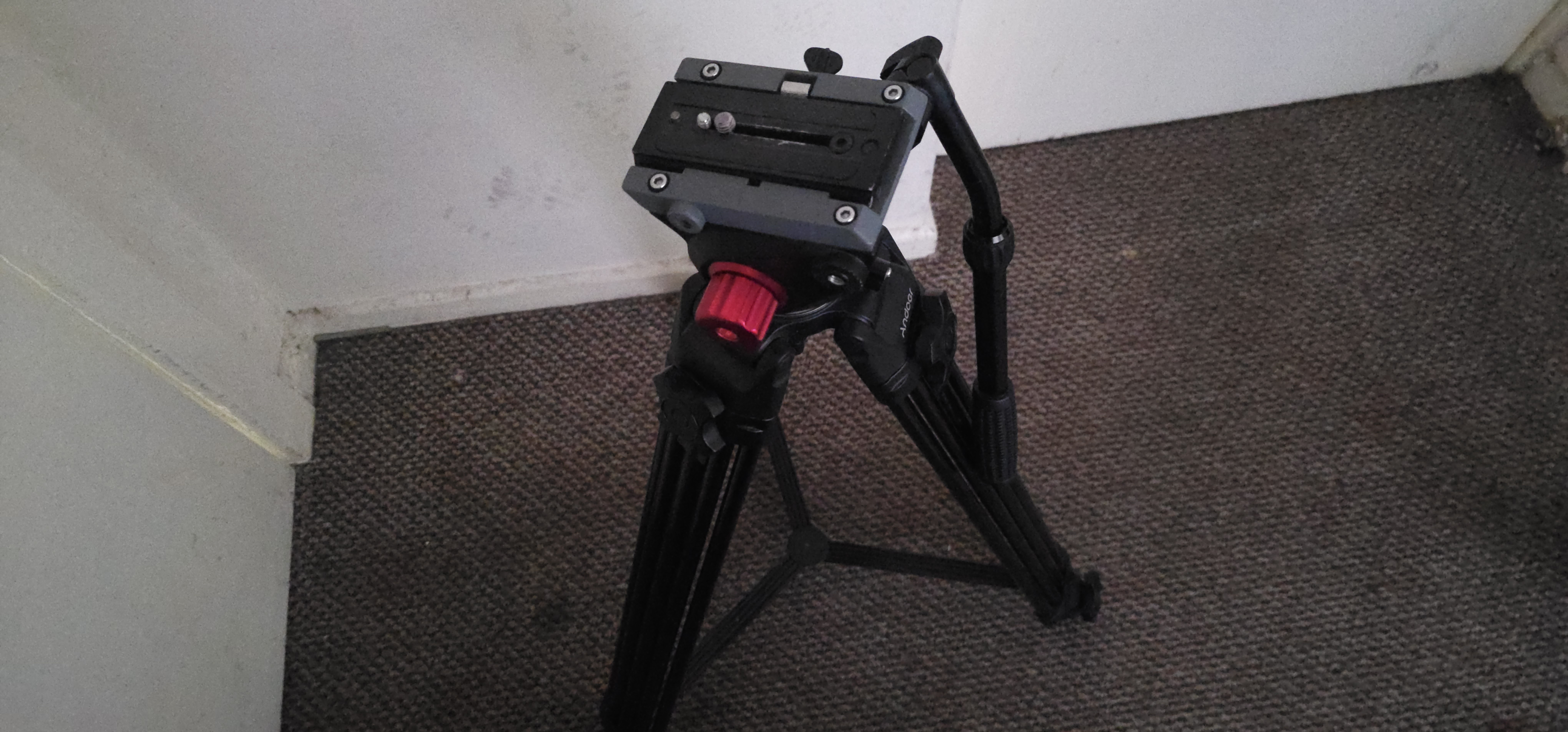 Andoer camera tripod