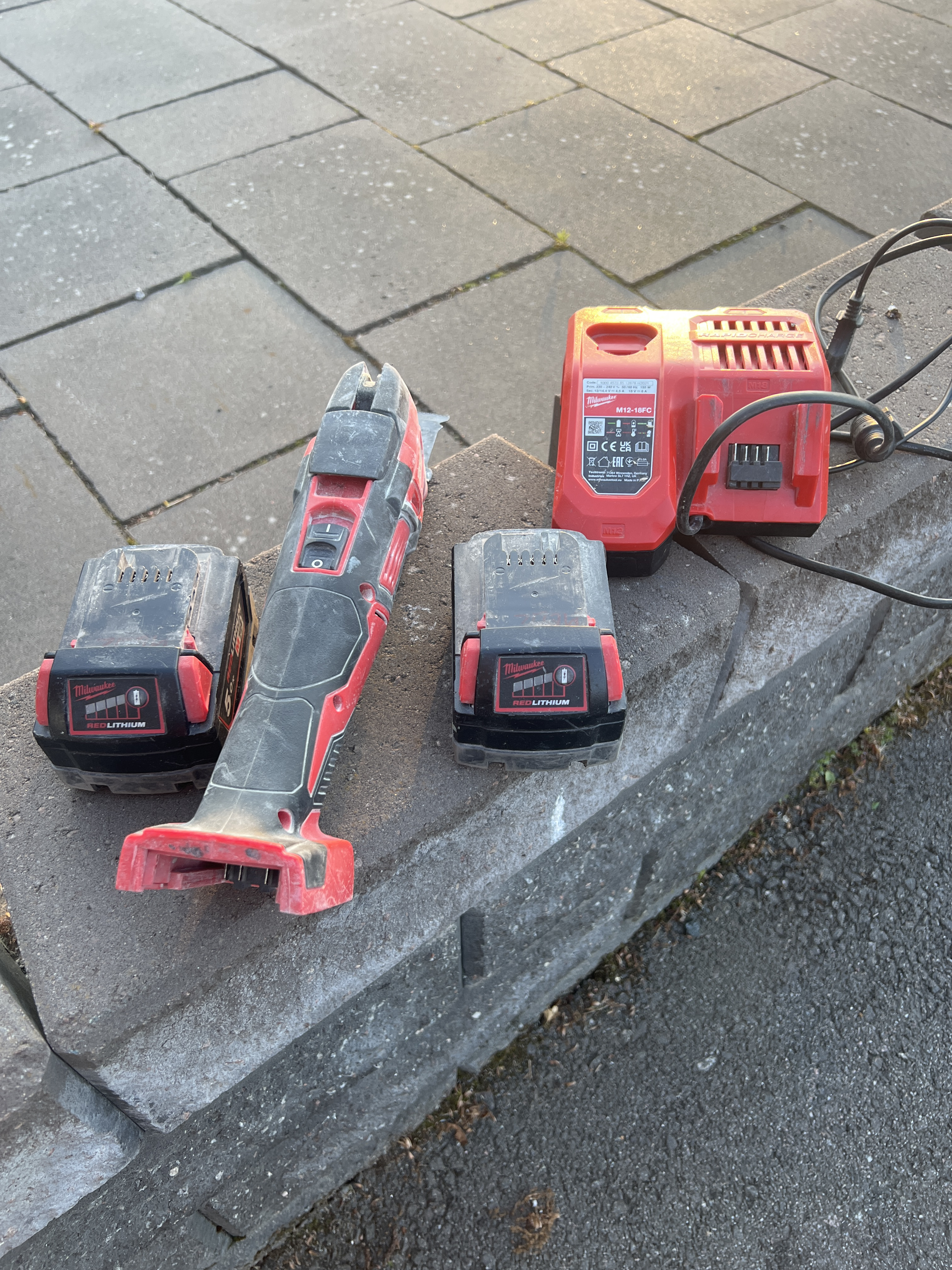 Feinmaskin multiverktyg m18bmt