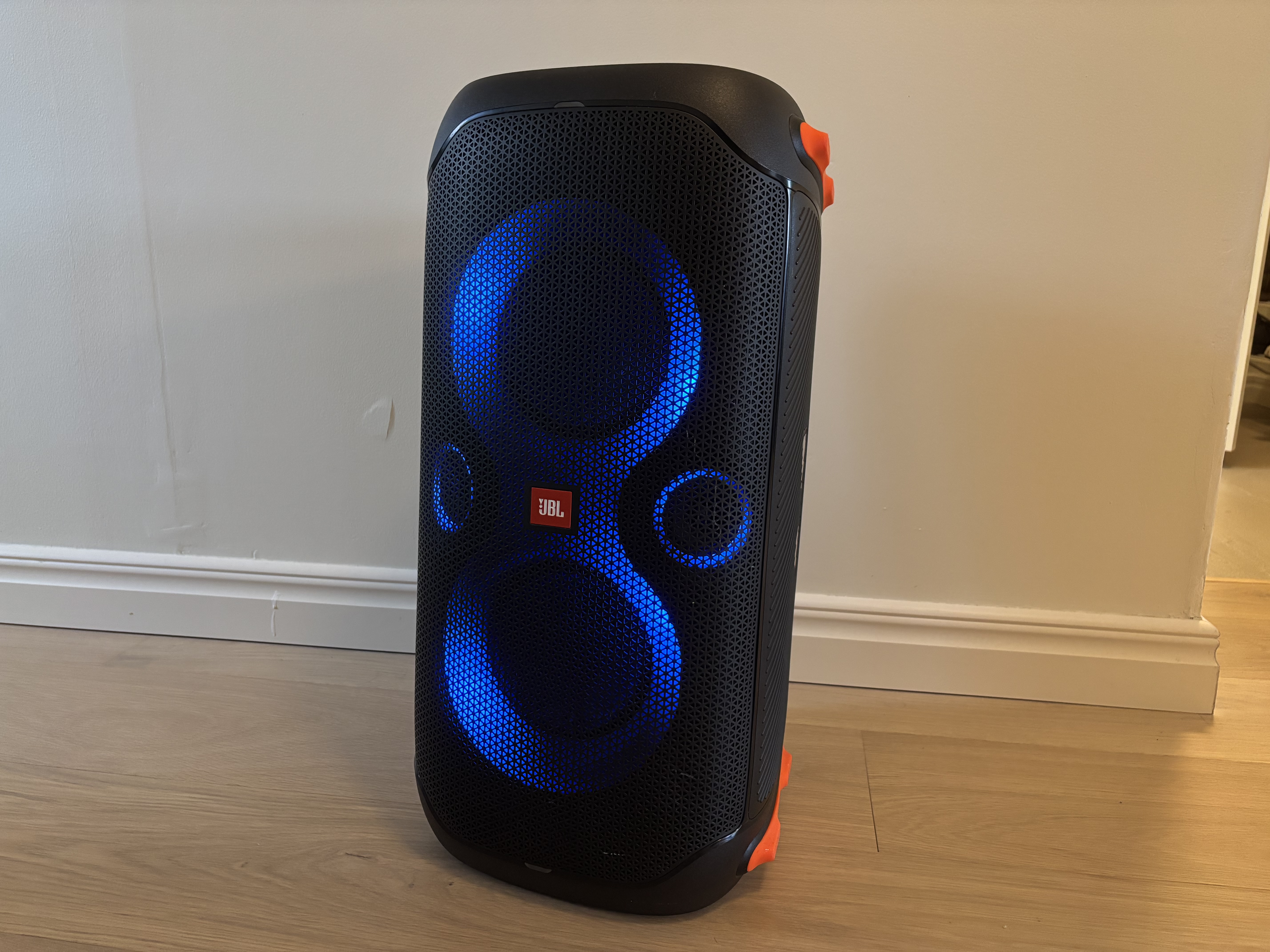 Portabel högtalare jbl